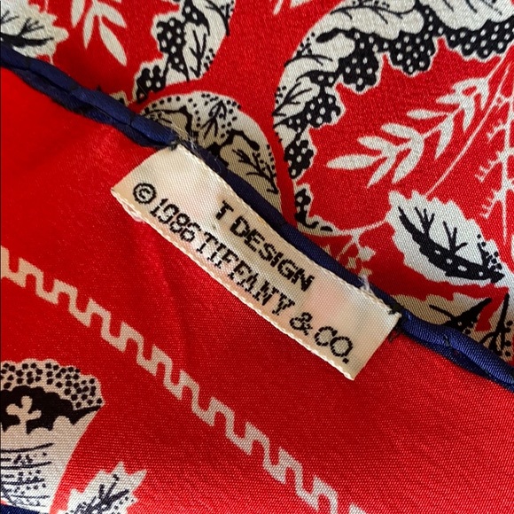 Vintage Tiffany&Co. silk wrap - Picture 3 of 3